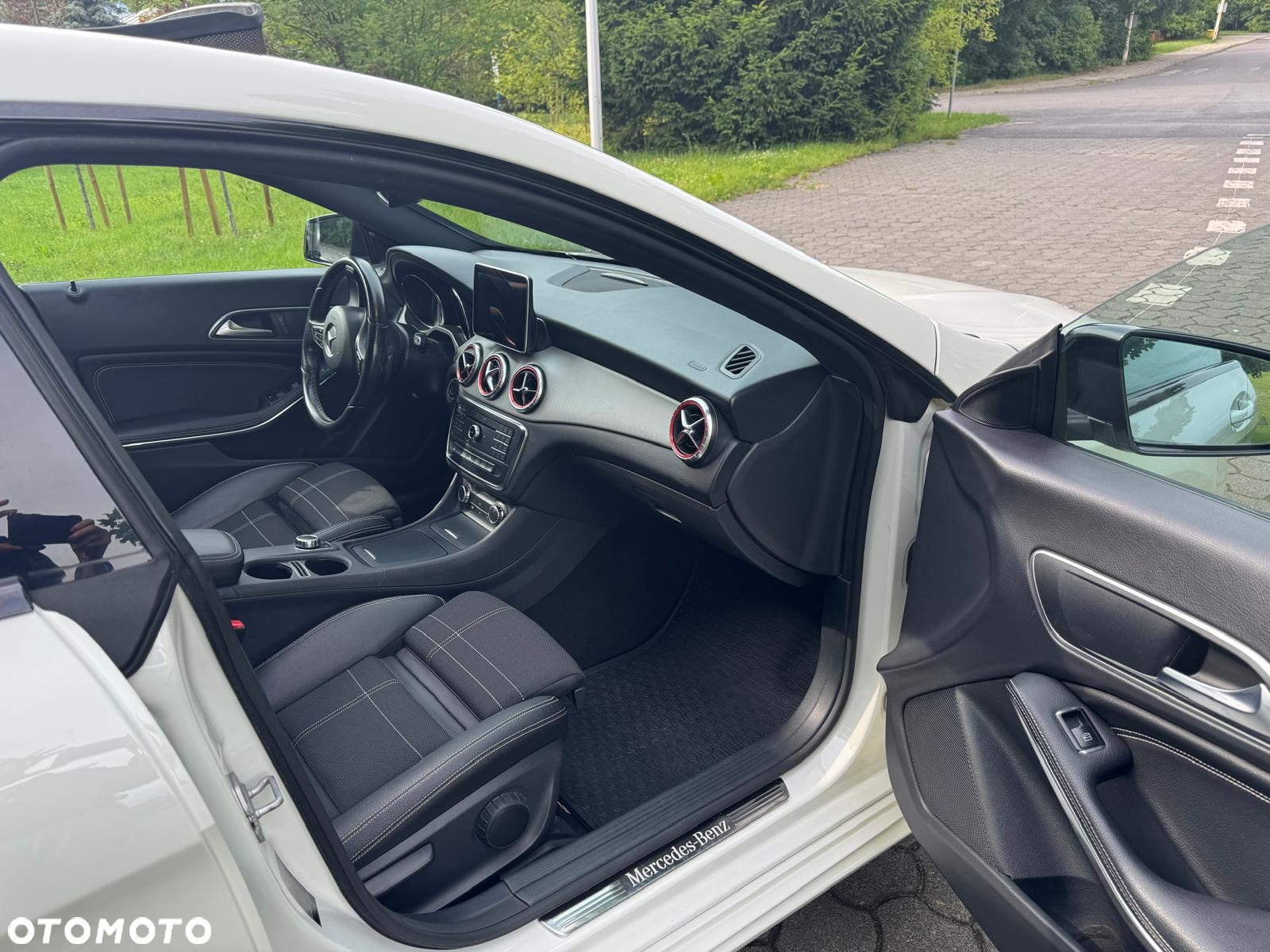 Mercedes-Benz CLA Shooting Brake 220 d 4Matic 7G-DCT - 21