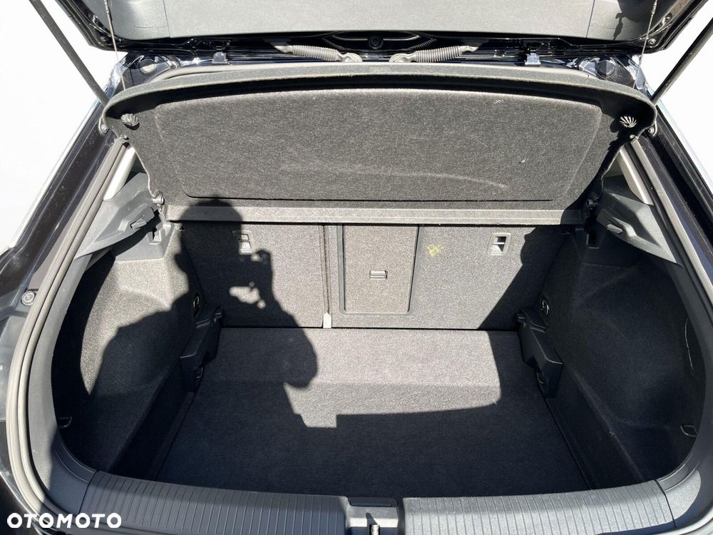 Volkswagen T-Roc - 17
