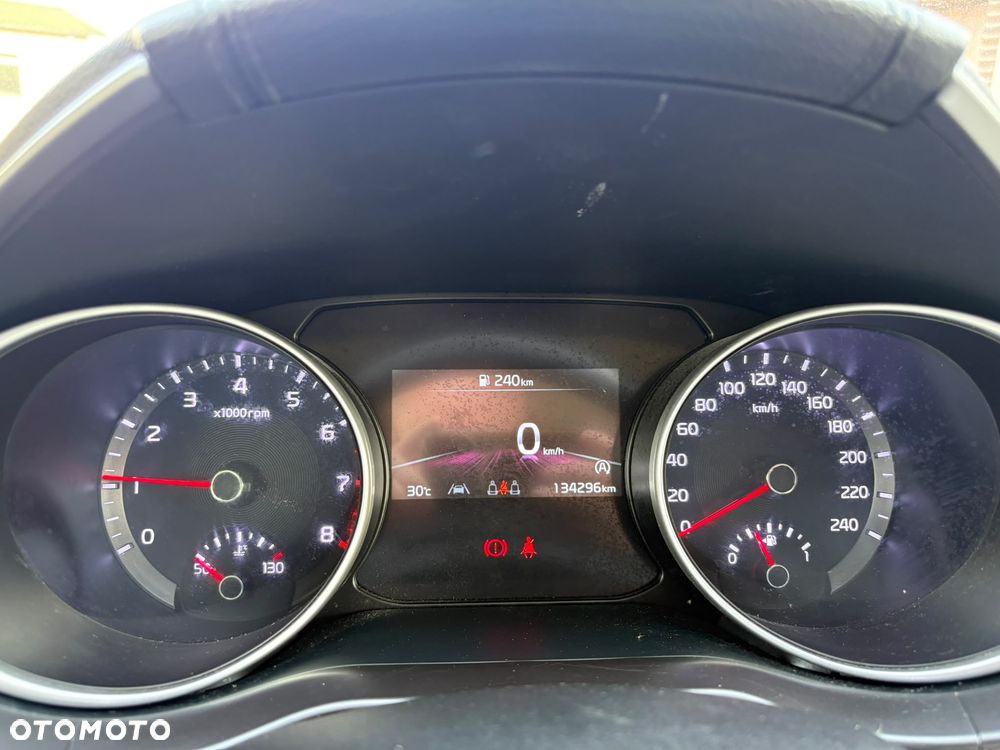 Kia Ceed - 11