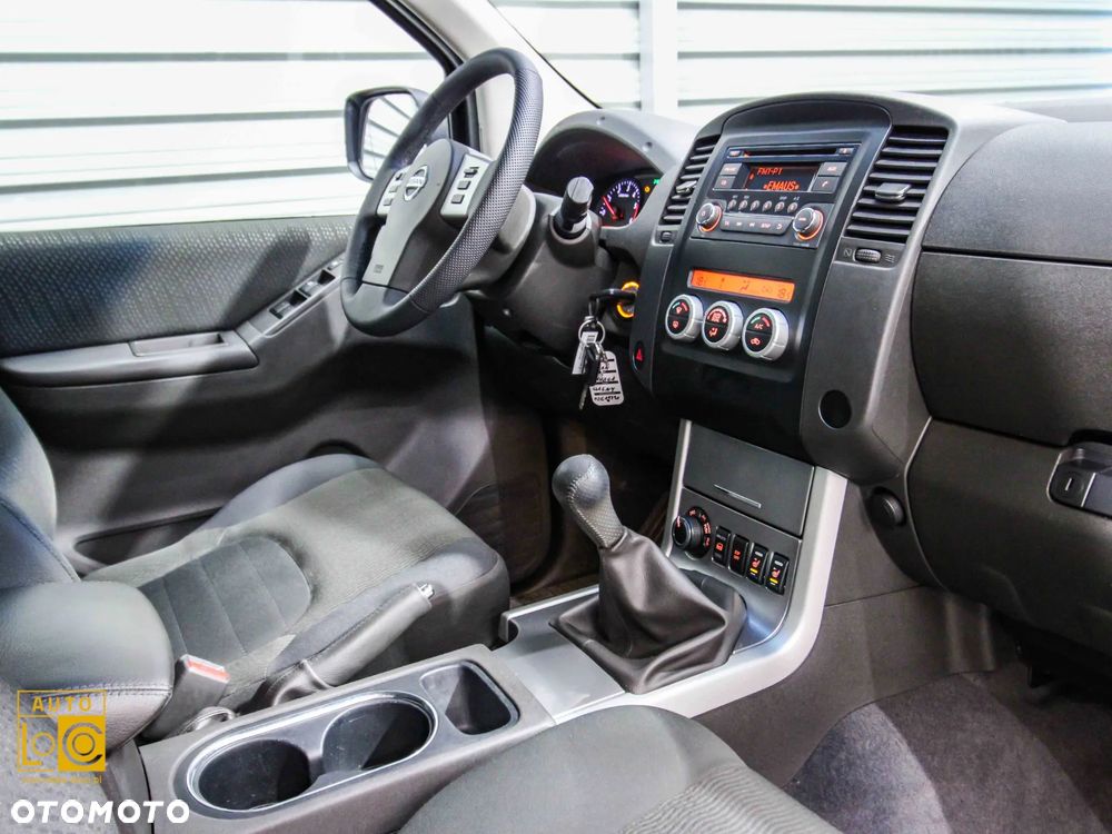Nissan Navara 2.5 D LE Long EU5 - 15