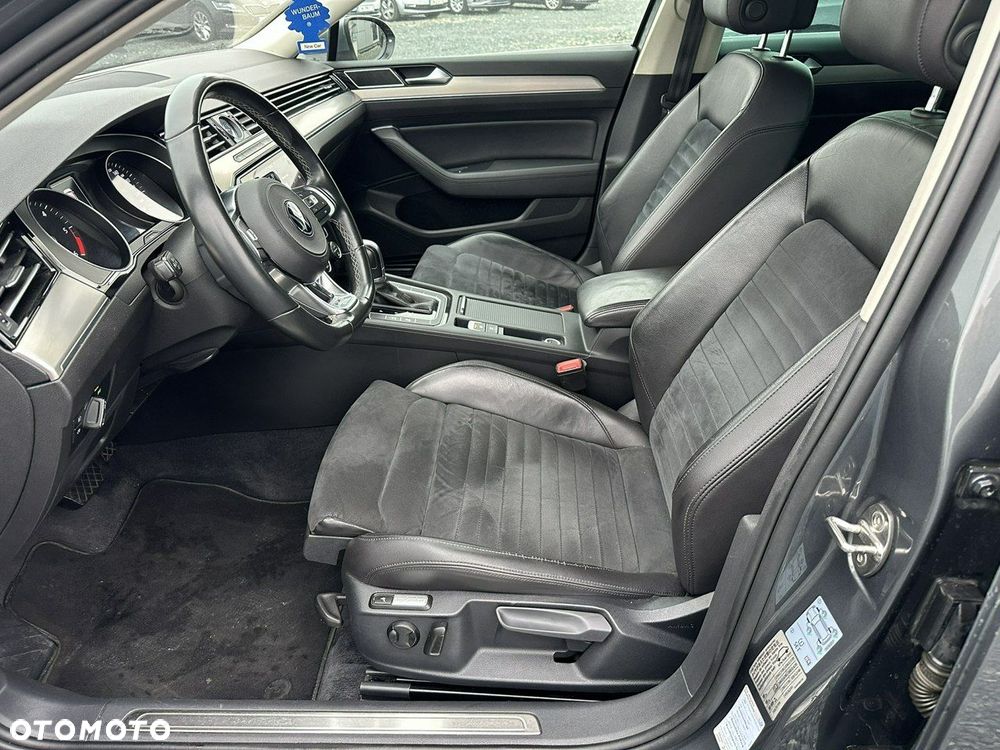 Volkswagen Passat - 11