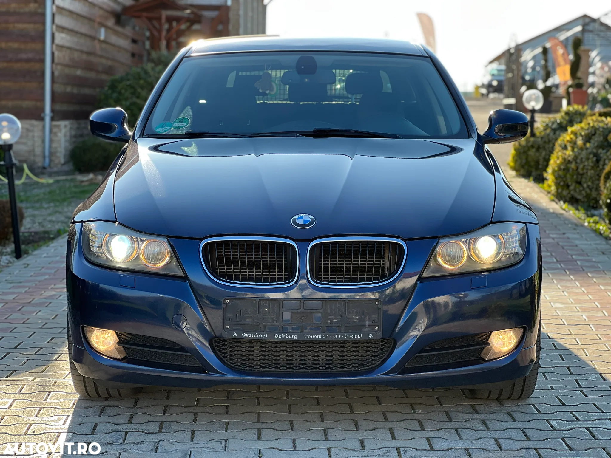 BMW Seria 3 320d DPF Touring - 11