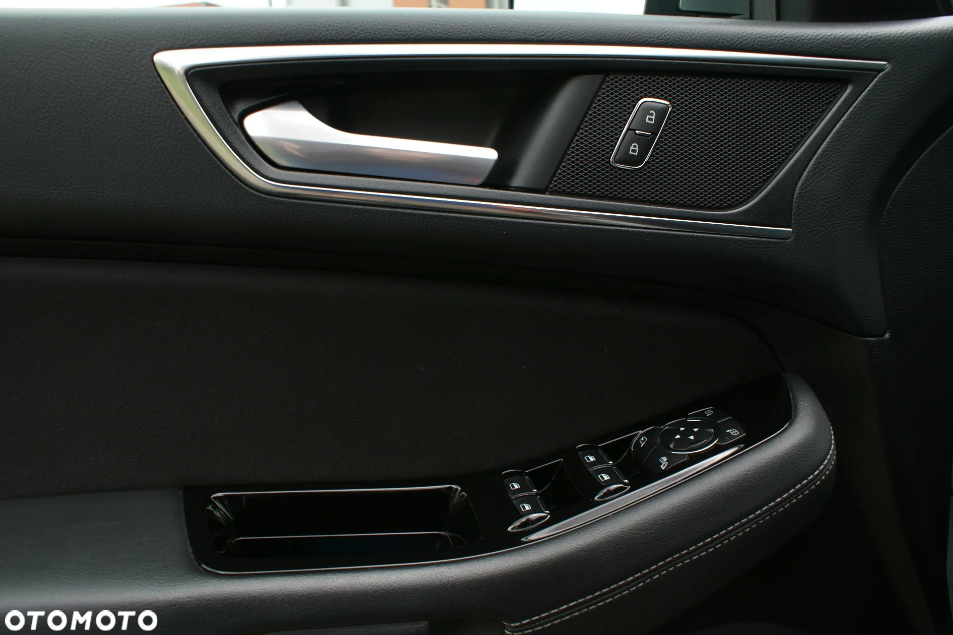 Ford S-Max 2.0 EcoBlue Titanium - 11