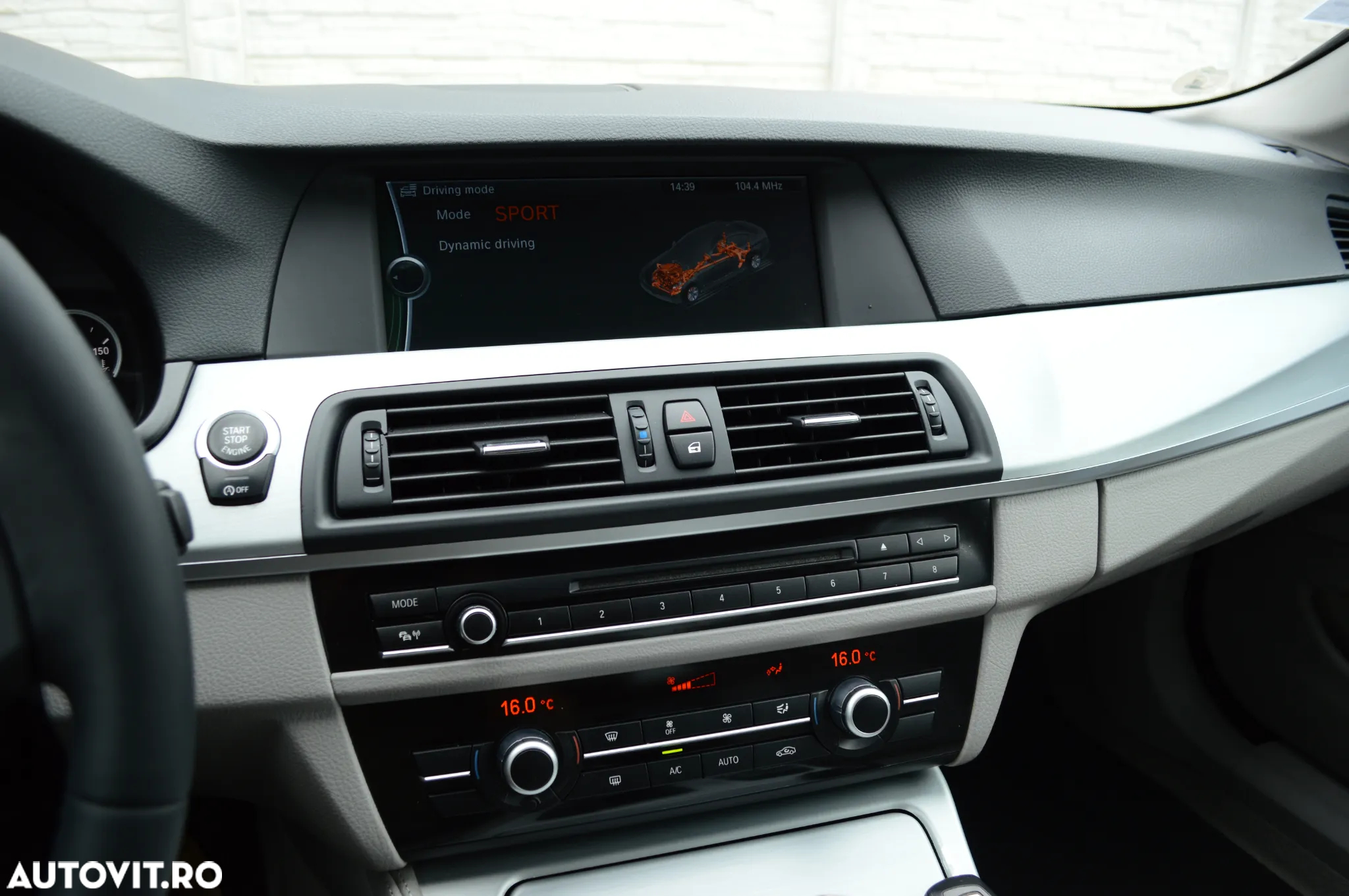 BMW Seria 5 525d xDrive Sport-Aut. - 30