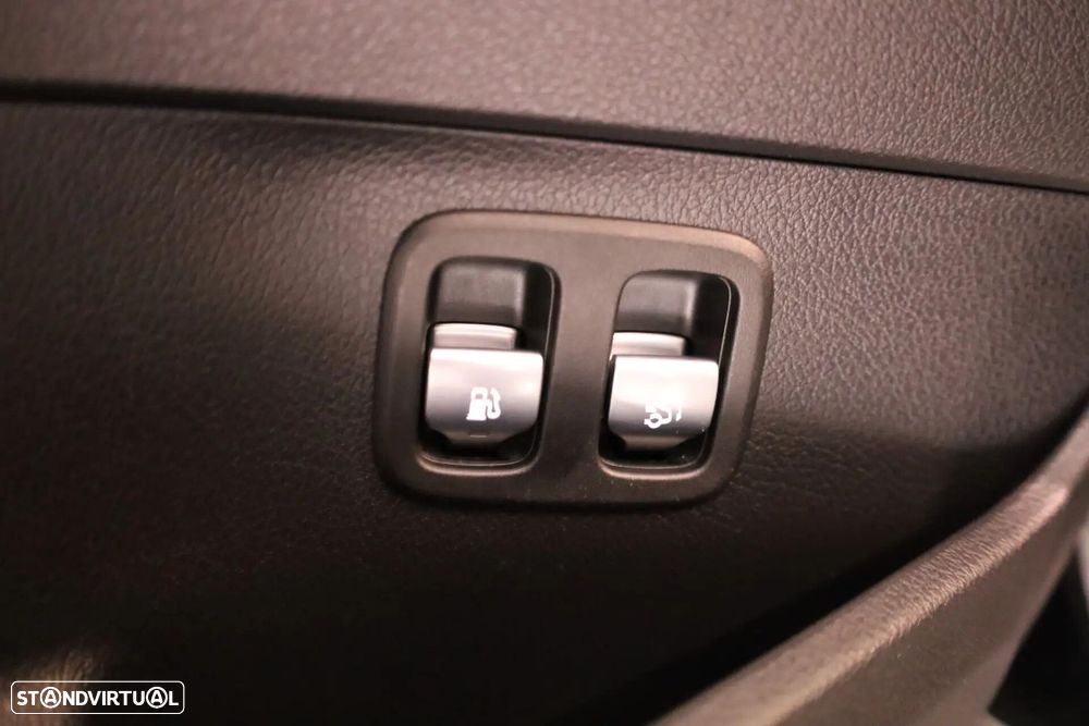 Mercedes-Benz C 300 e T 9G-TRONIC Avantgarde - 41