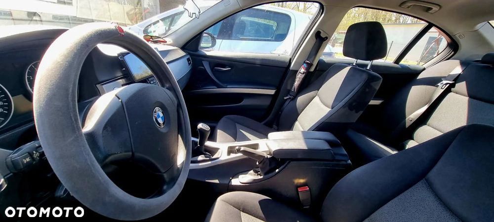 BMW Seria 3 318i - 6