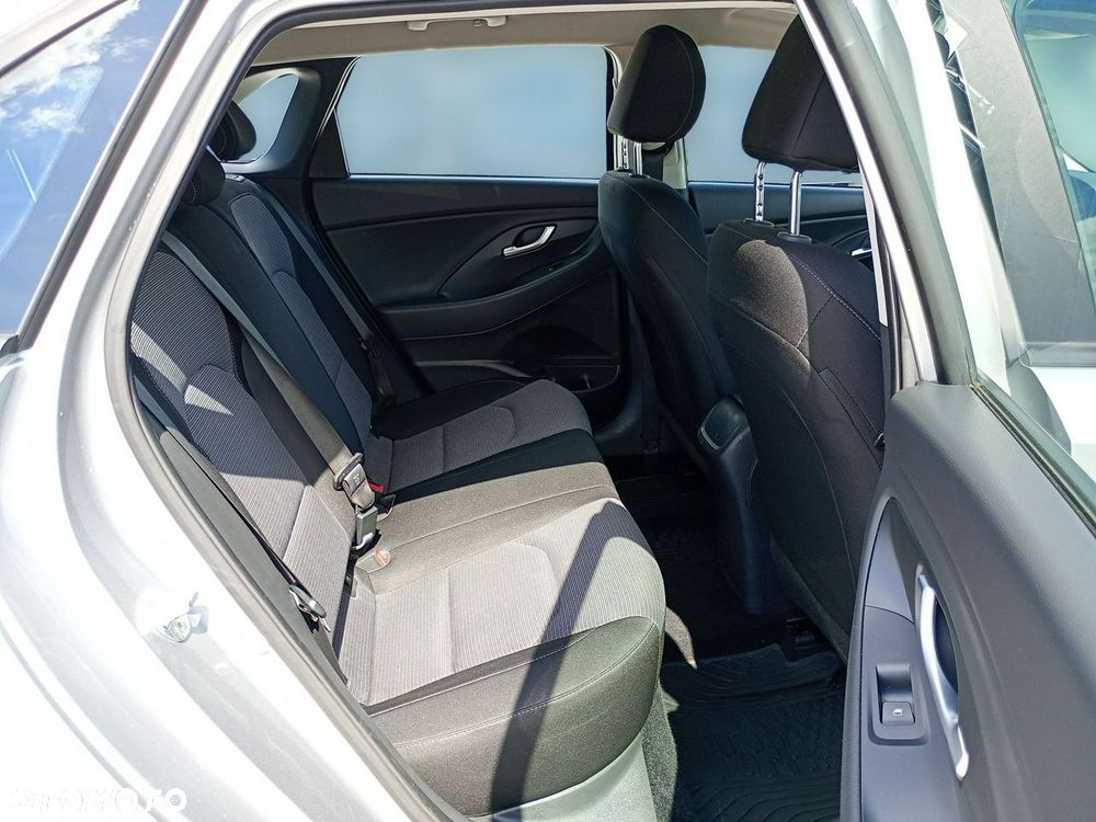 Hyundai i30 1.5 DPI Classic + - 32