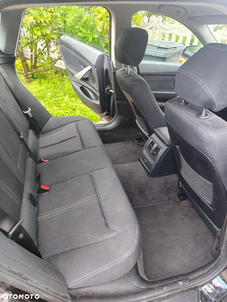 BMW Seria 3 318d - 4