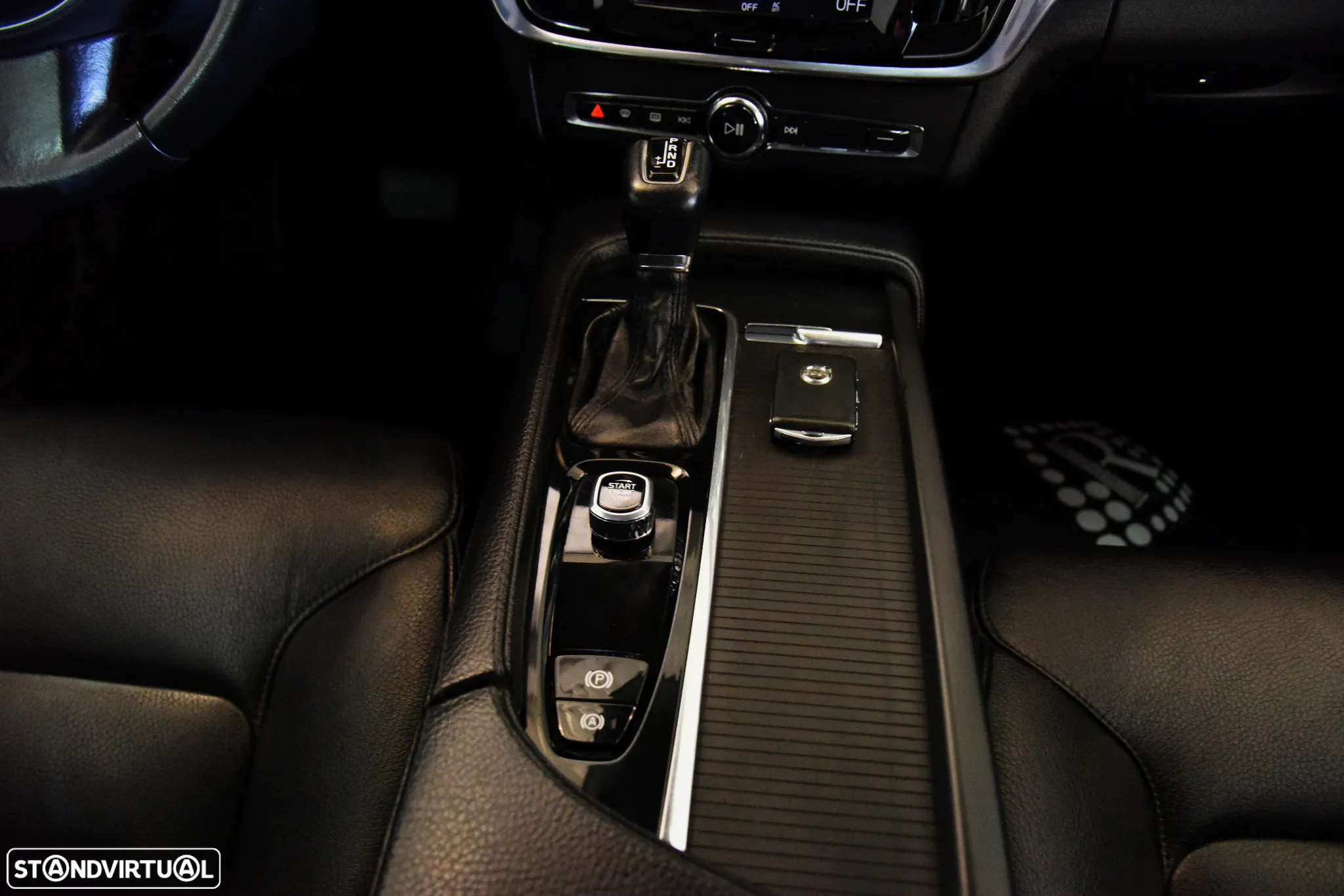 Volvo V90 2.0 D4 Momentum Geartronic - 14