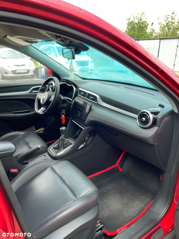 MG ZS - 11