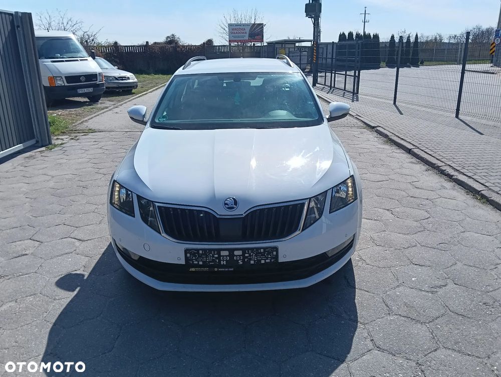 Skoda Octavia 1.6 TDI Premium Edition - 6