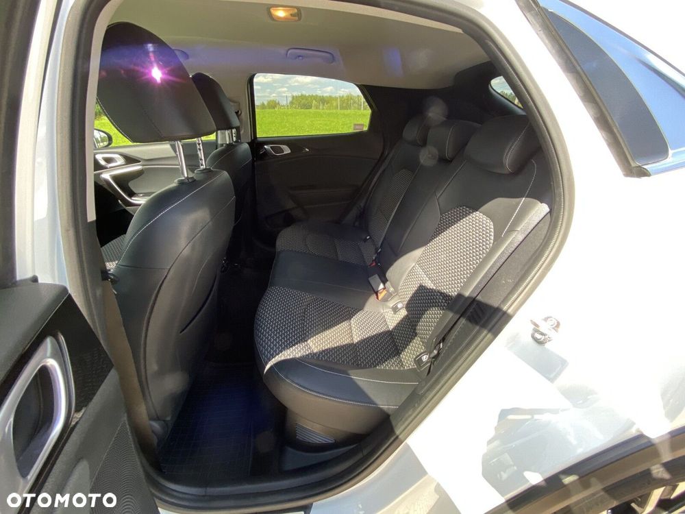 Kia XCeed - 12