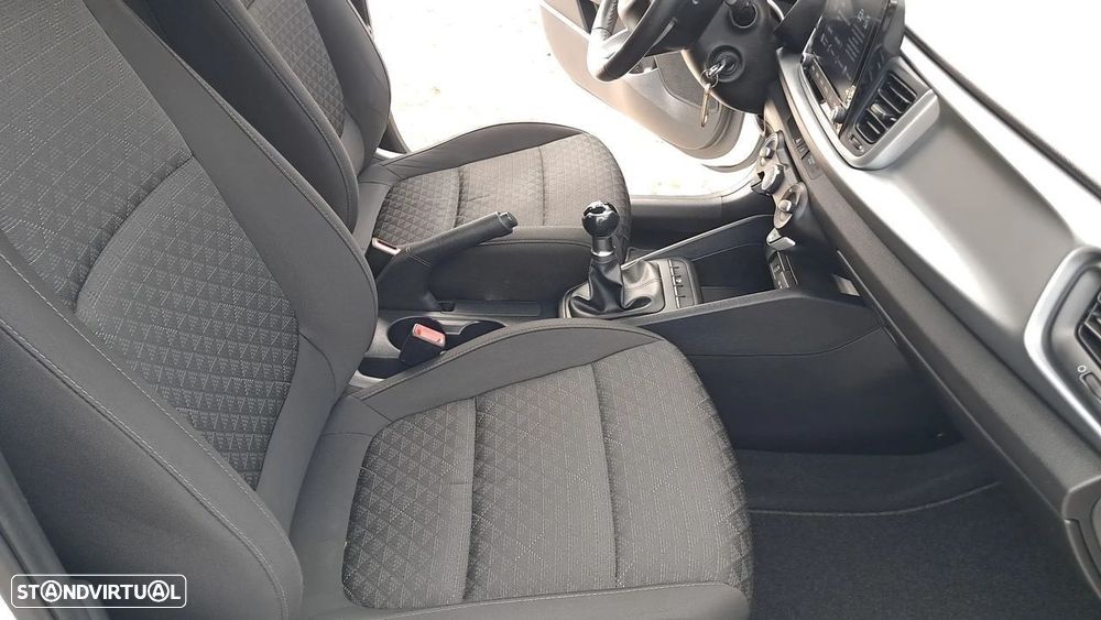 Kia Rio 1.2 CVVT Dynamic - 28