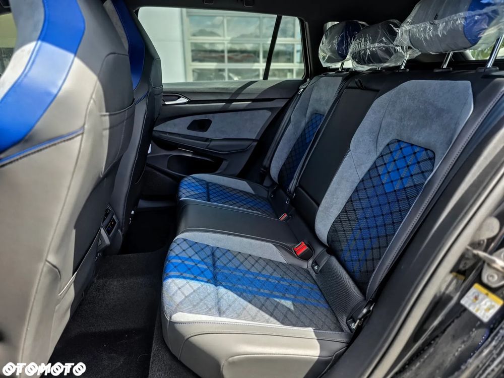 Volkswagen Golf Variant - 13