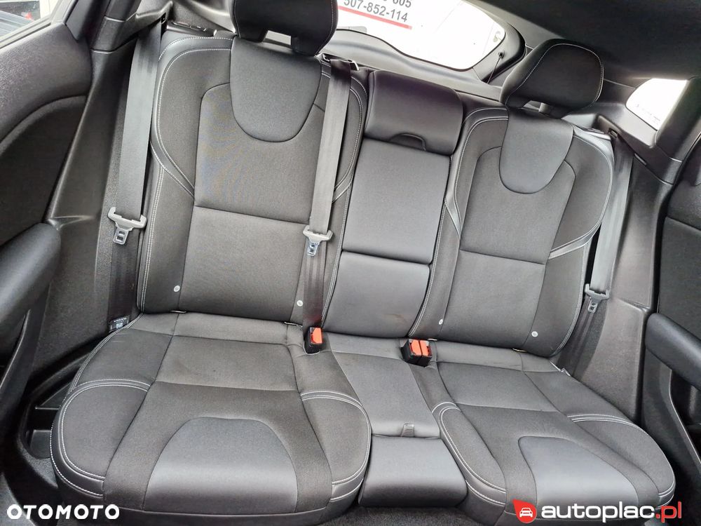 Volvo V40 D2 Momentum - 20