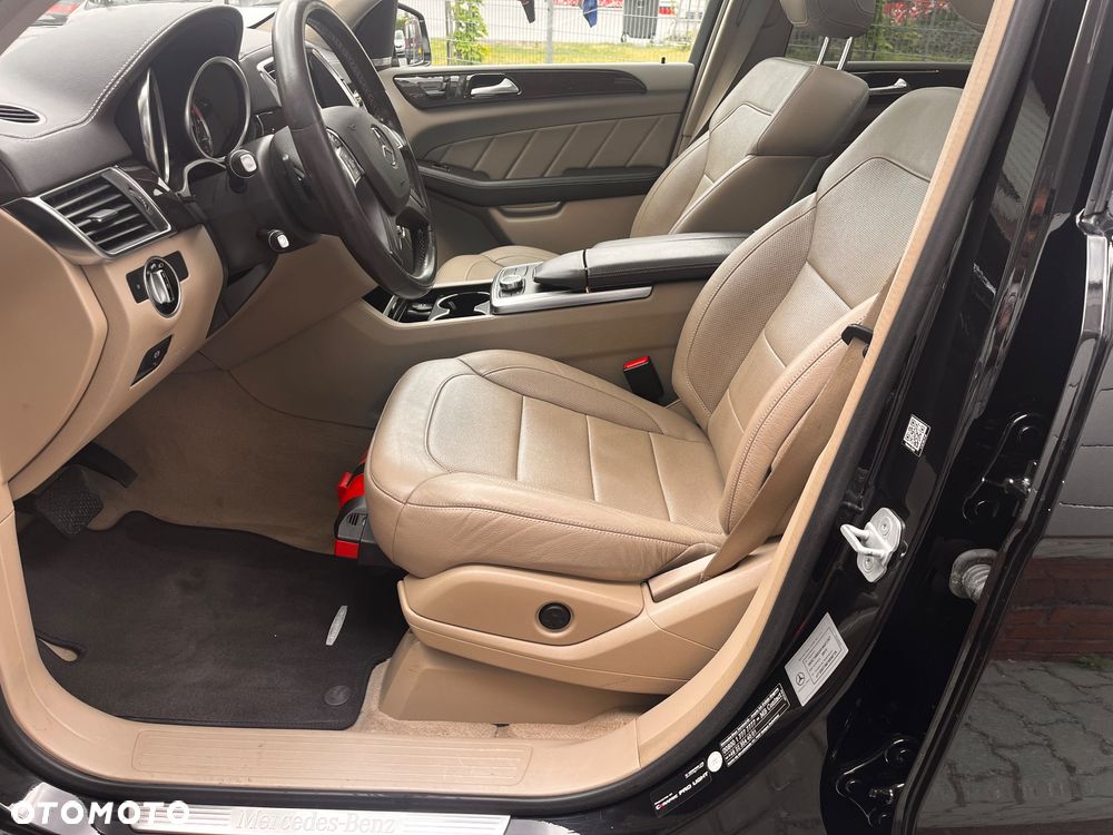 Mercedes-Benz GL - 26