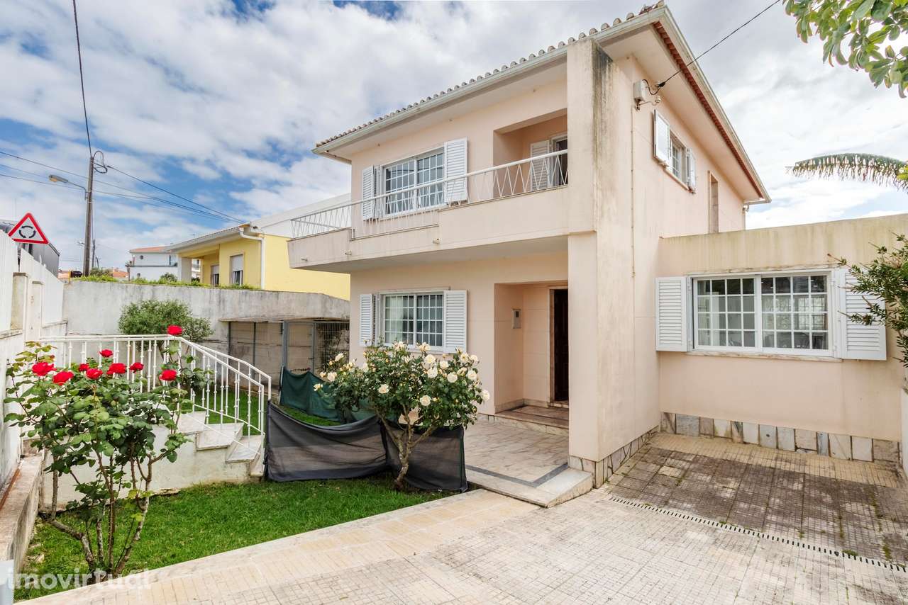 Moradia T5 c/ Anexo e Terreno de 735m2 em Sacotes, Mem Martins - Grande imagem: 3/60