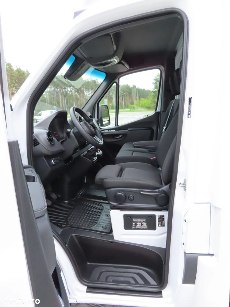 Mercedes-Benz Sprinter 519 CDI 190 KM Firana + Winda Załadowcza 1000 Kg Udźwig Skrzynia 4269 mm Długa 8.E.Palet Rozstaw Osi 4325 mm DMC 3500 Kg Ładowność 763 Kg WZMACNIANY Stan Jak NOWY Gotowy Dostępny OKAZJA - 34