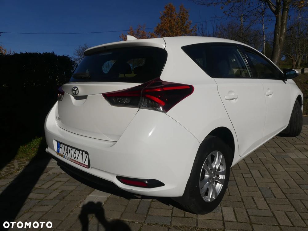 Toyota Auris 1.33 VVT-i Comfort - 23