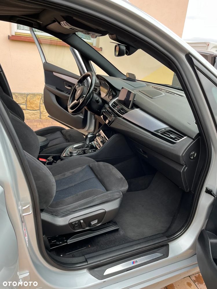 BMW Seria 2 220d M Sport - 8