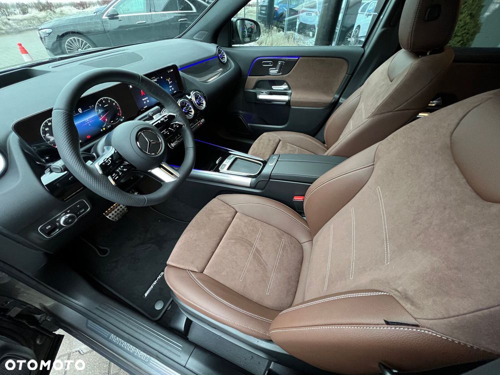 Mercedes-Benz GLA - 9