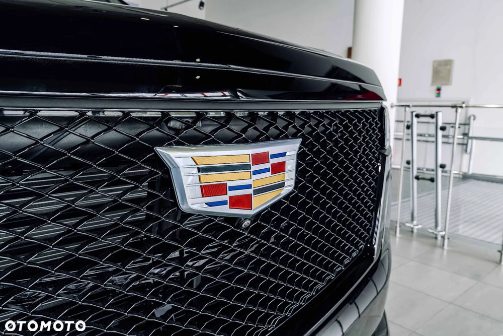Cadillac Escalade - 12