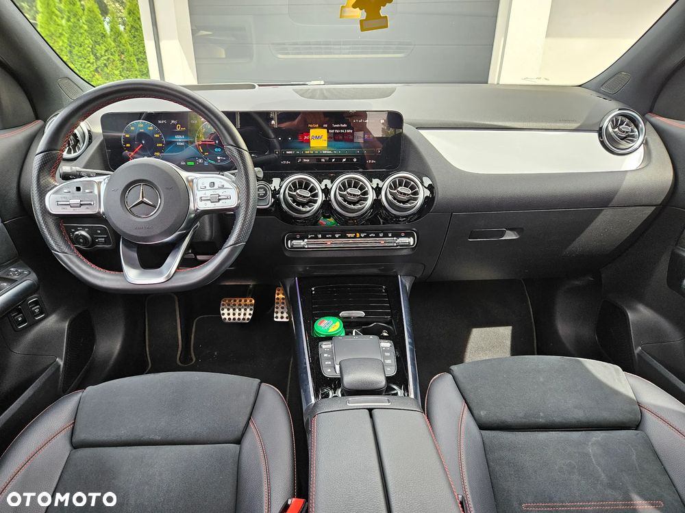 Mercedes-Benz GLA - 15