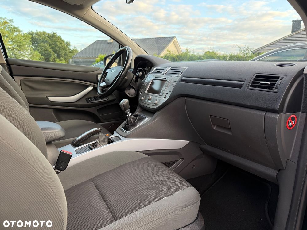 Ford Kuga 2.0 TDCi 2x4 Titanium - 6
