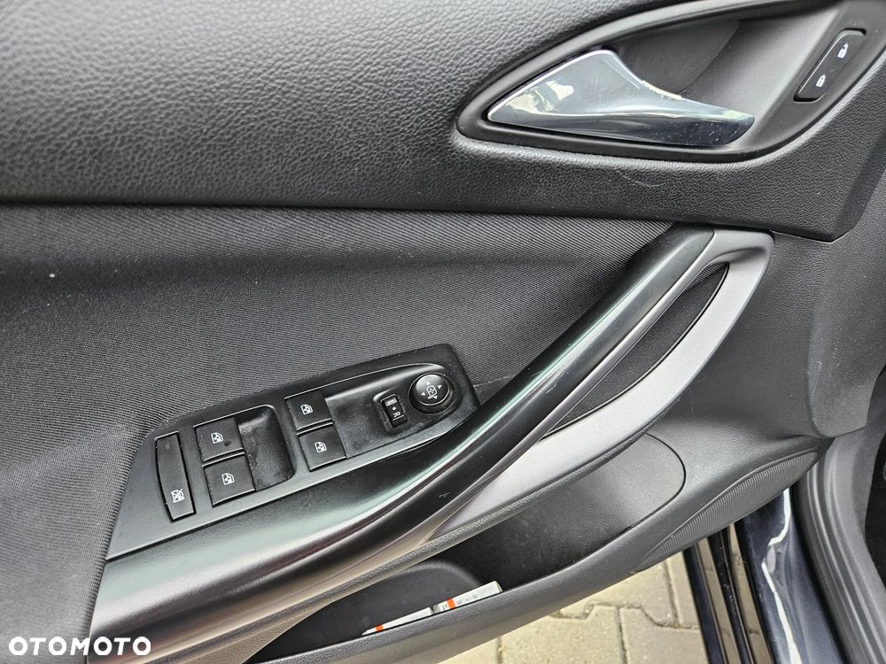 Opel Astra 1.4 T Enjoy - 32