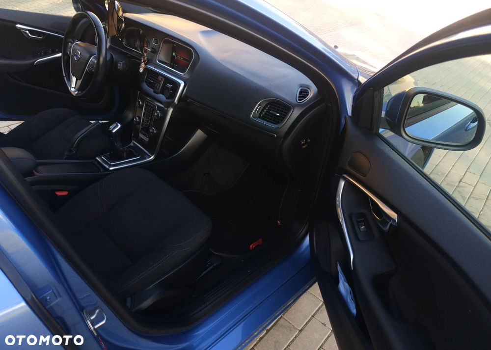 Volvo V40 T2 Momentum - 13