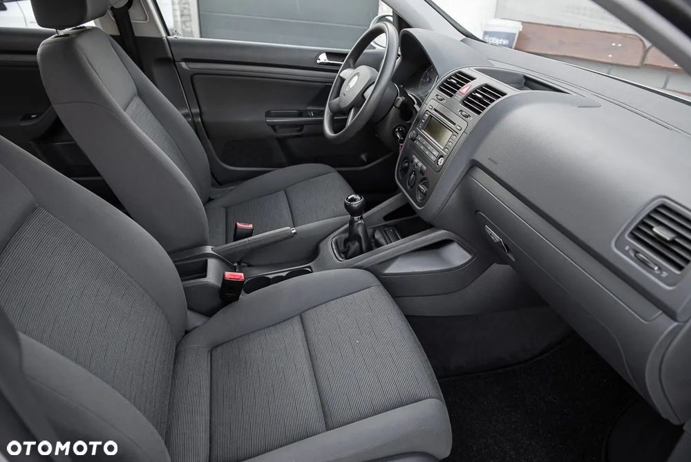 Volkswagen Golf - 24