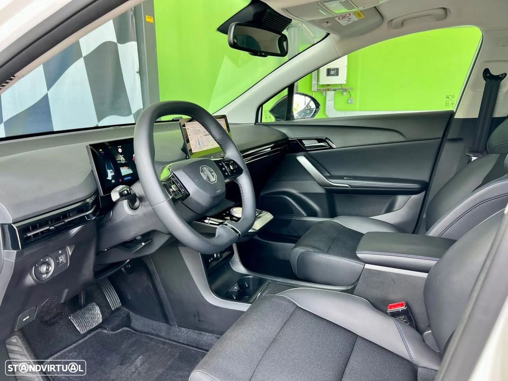 MG MG4 64 kWh Luxury - 7