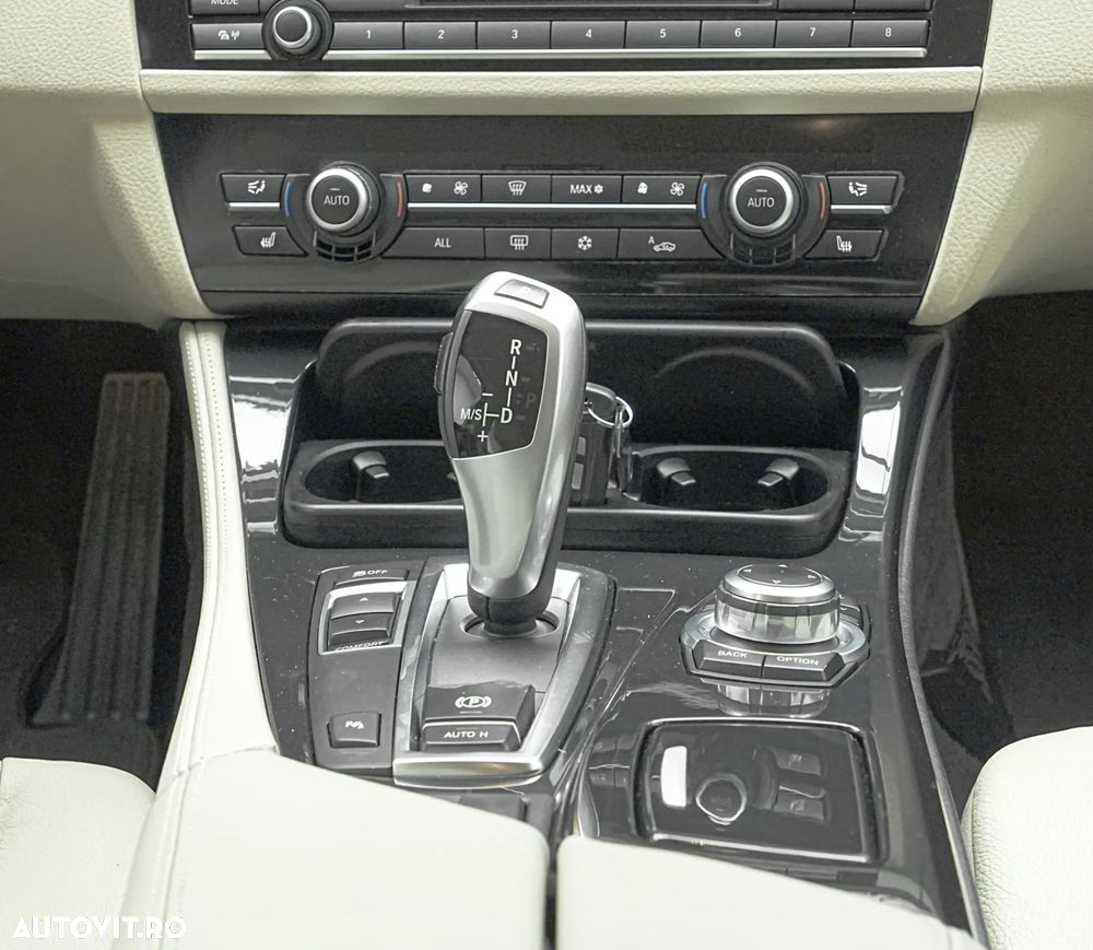 BMW Seria 5 520i Aut. Luxury Line - 20