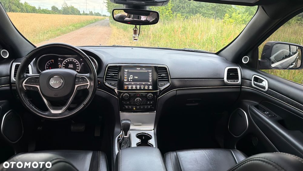 Jeep Grand Cherokee - 17