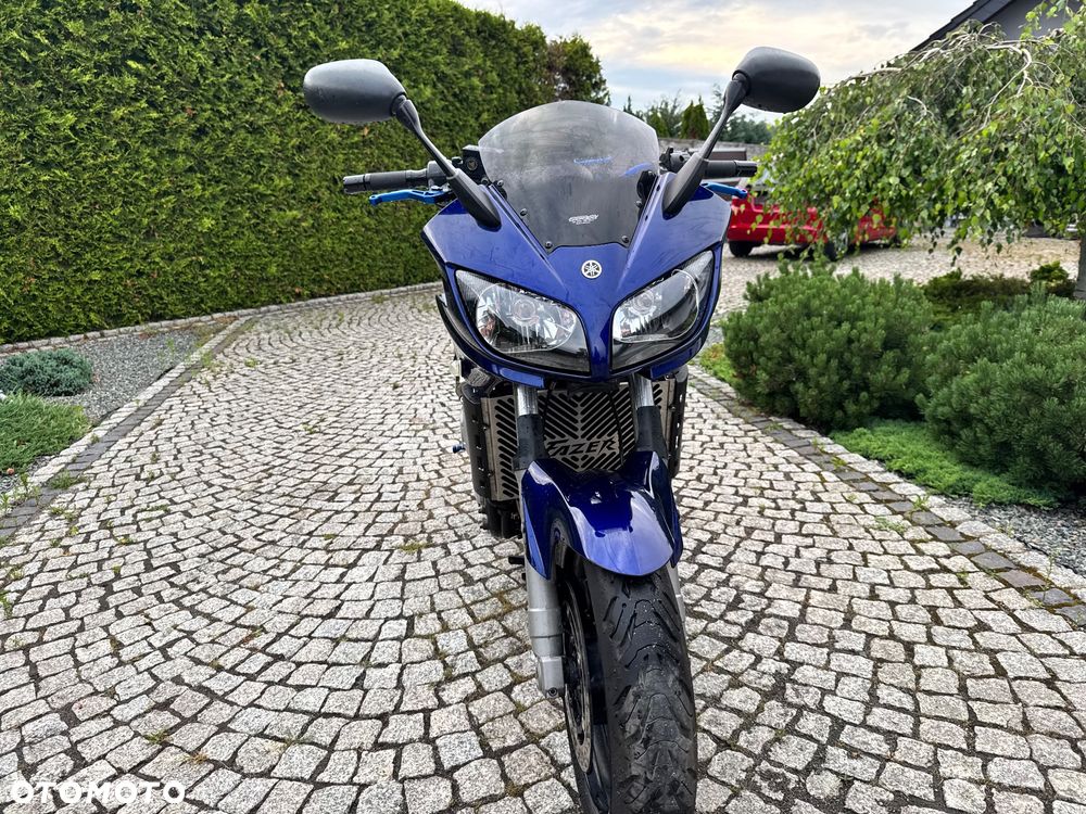 Yamaha FZS - 6