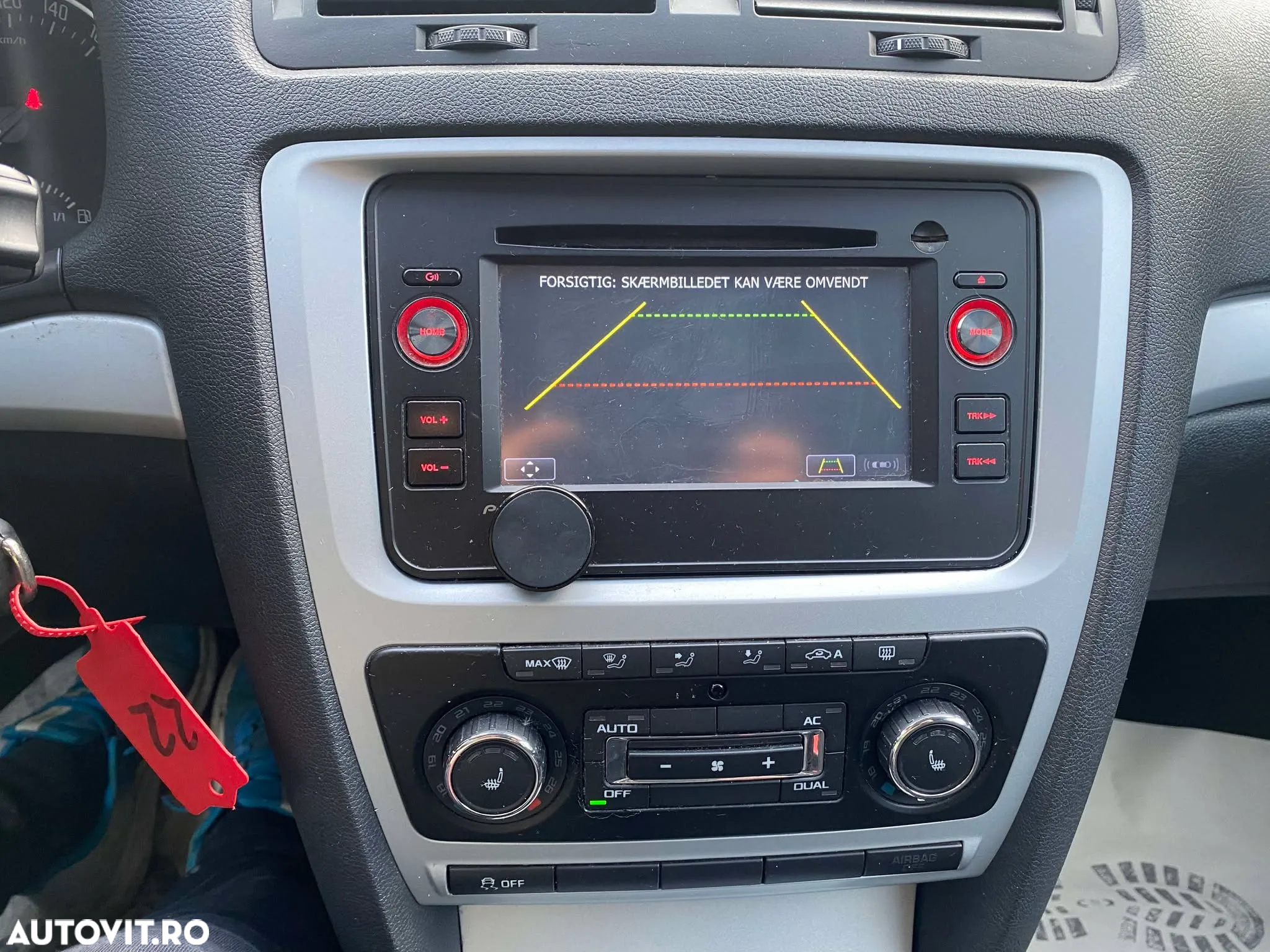 Skoda Octavia Combi 1.2 TSI FAMILY - 8