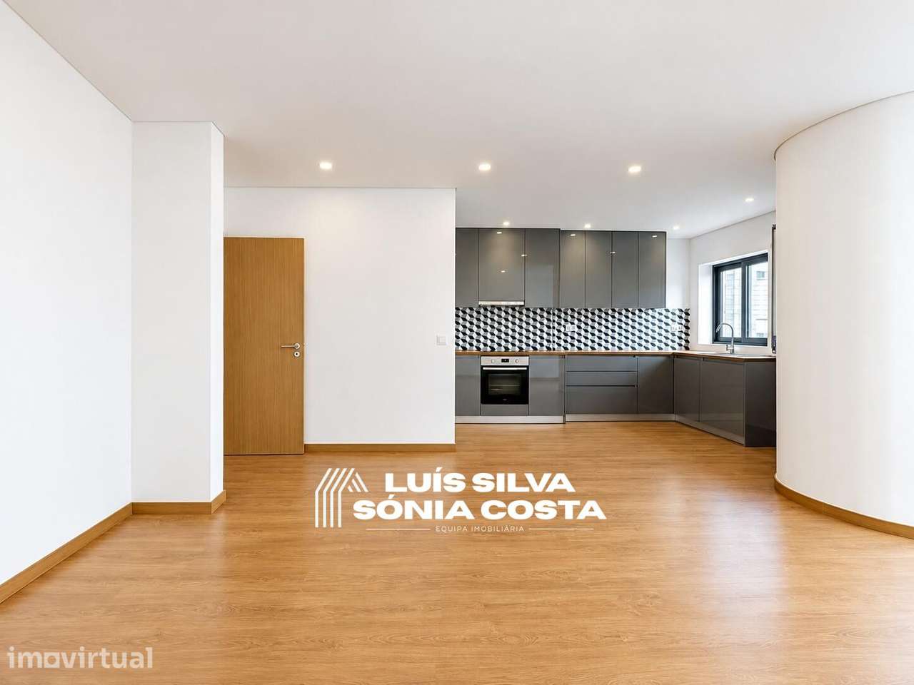 Apartamento T3 Completamente Remodelado | Elevador | Varandas |... - Grande imagem: 2/30