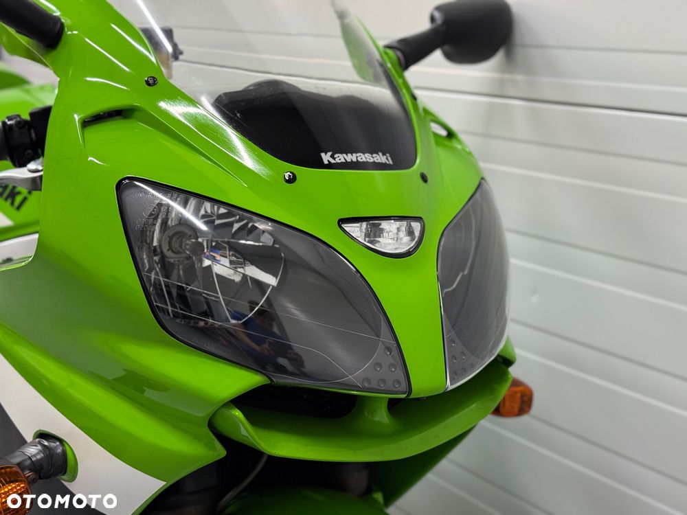 Kawasaki ZXR - 17