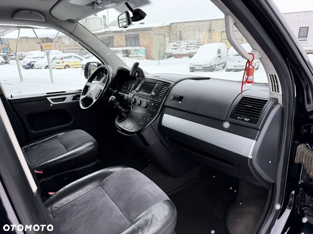 Volkswagen Multivan - 23