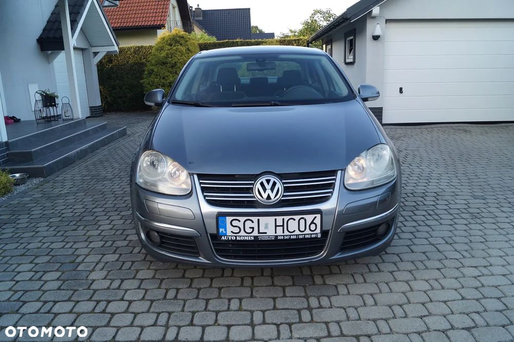 Volkswagen Jetta 2.0 TDI Comfortline - 15