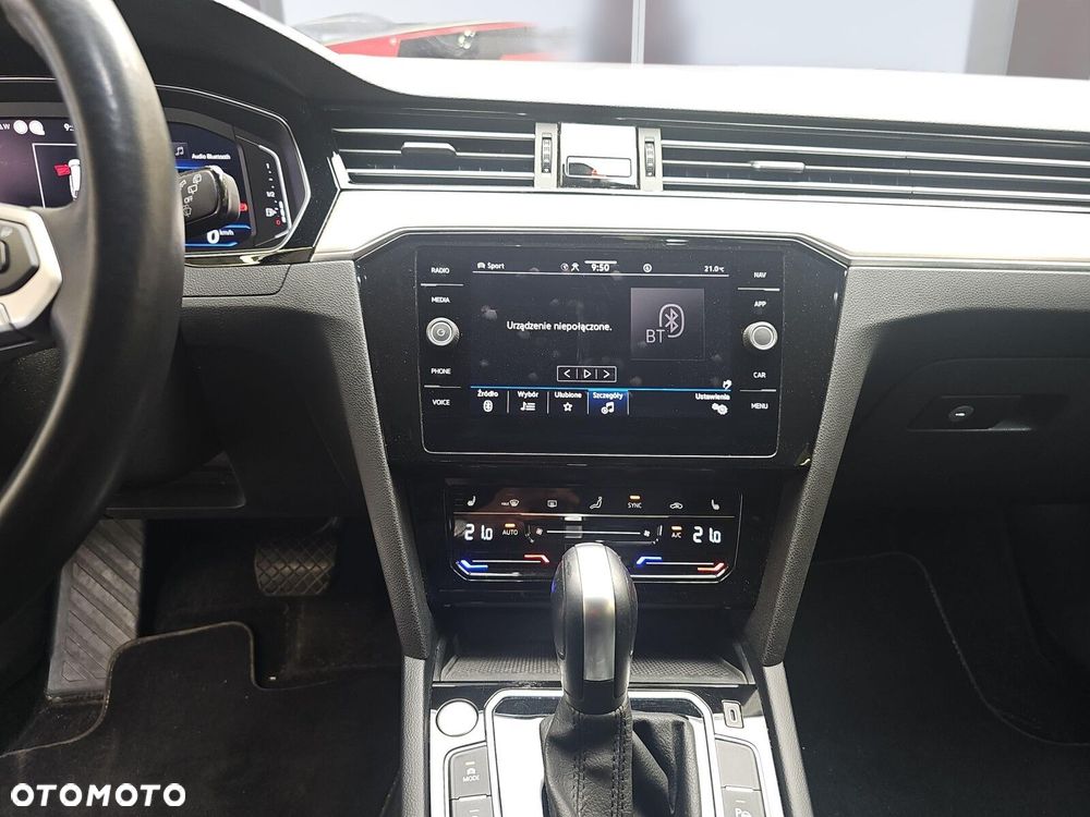 Volkswagen Passat Variant 2.0 TDI EVO Elegance DSG - 16