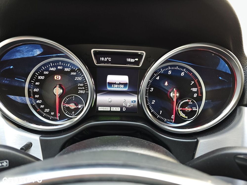 Mercedes-Benz GLE - 24