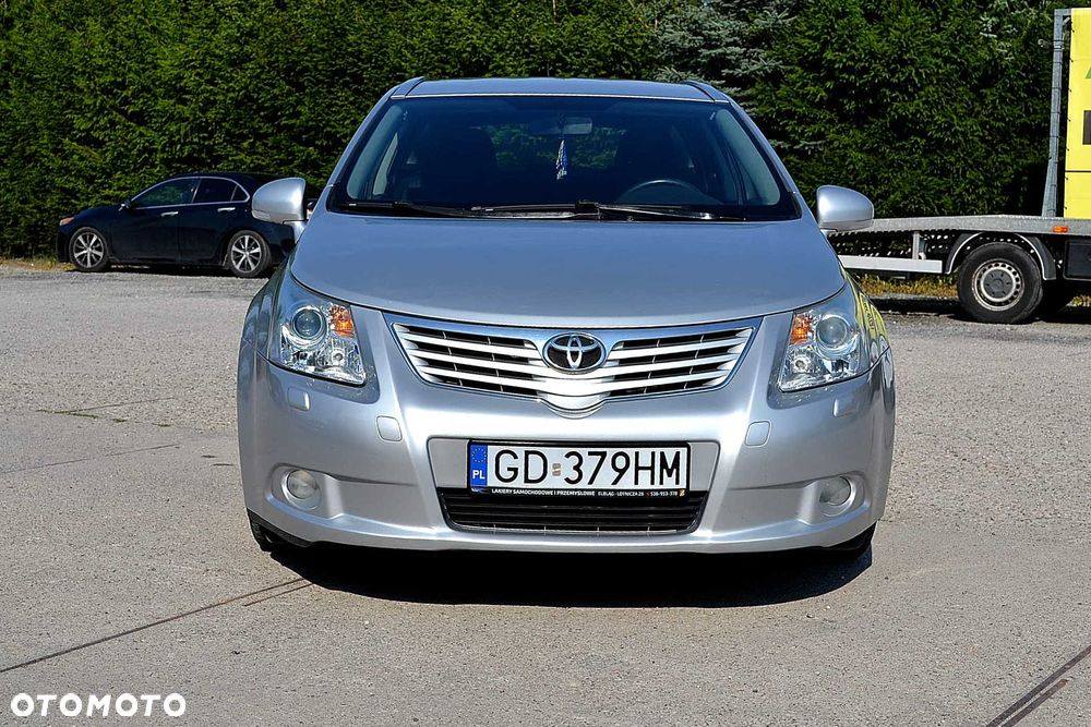 Toyota Avensis - 2