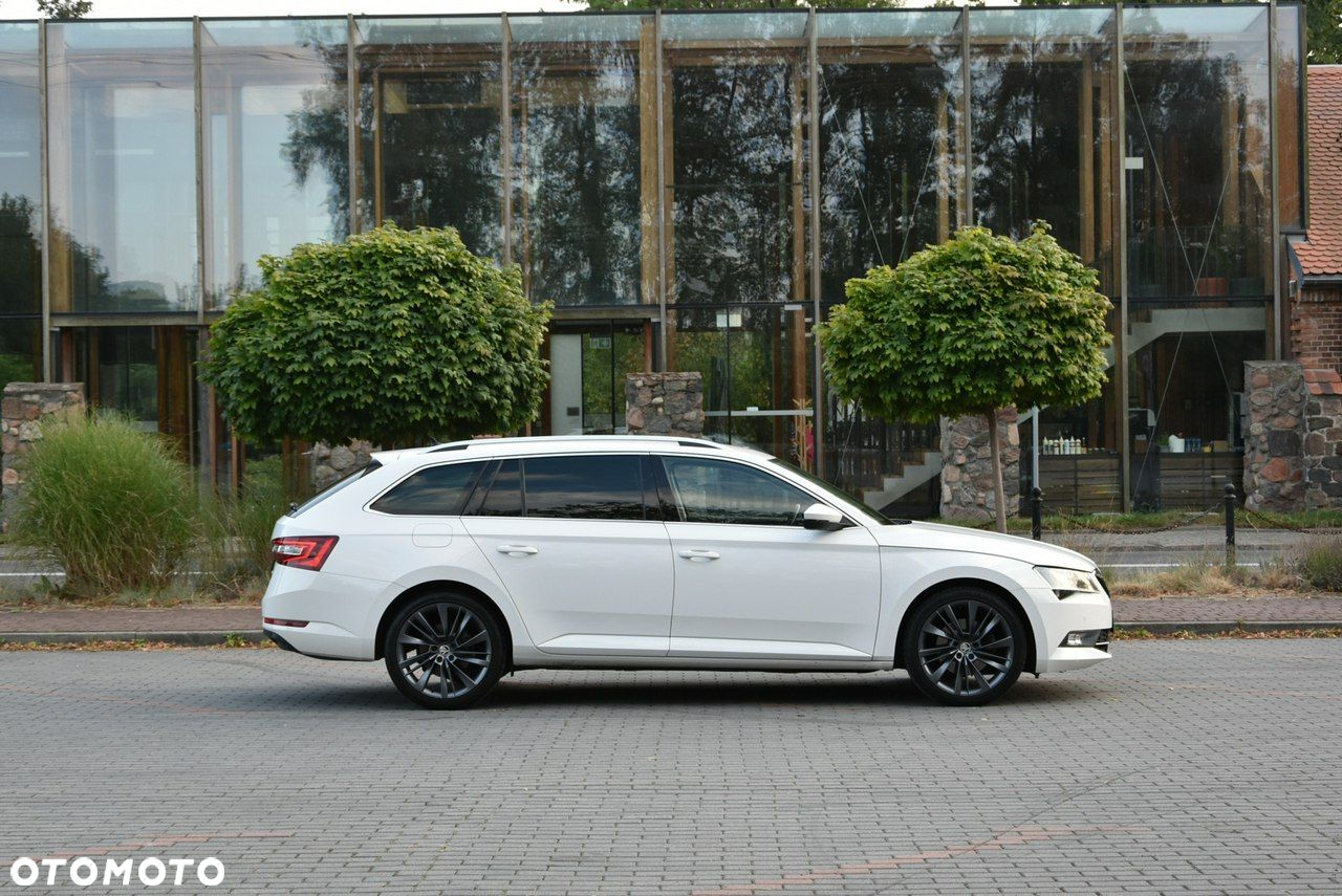 Skoda Superb 2.0 TDI DSG Style - 9