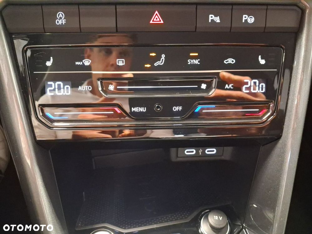 Volkswagen T-Roc - 32