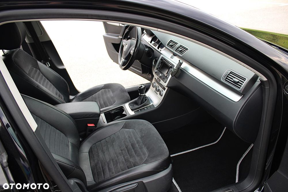 Volkswagen Passat 2.0 TDI Highline - 19