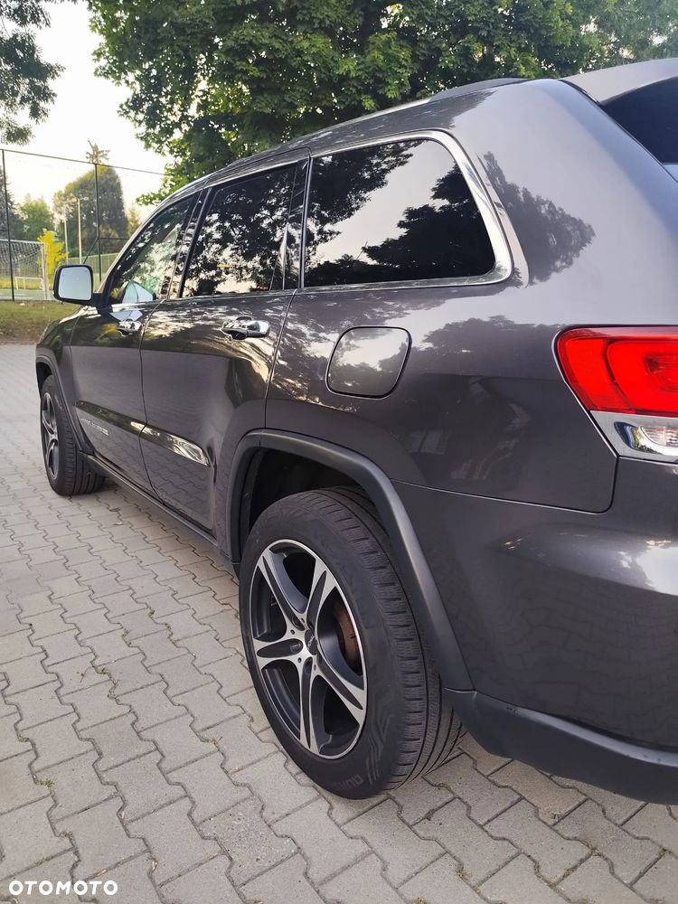 Jeep Grand Cherokee - 18