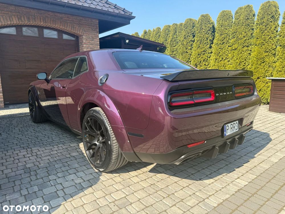 Dodge Challenger 6.4 Scat Pack - 14
