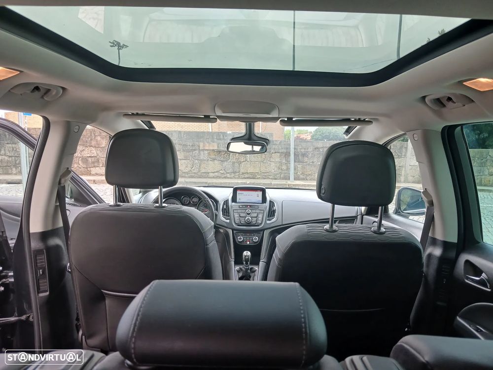 Opel Zafira 1.6 CDTi Executive — fotografia 21