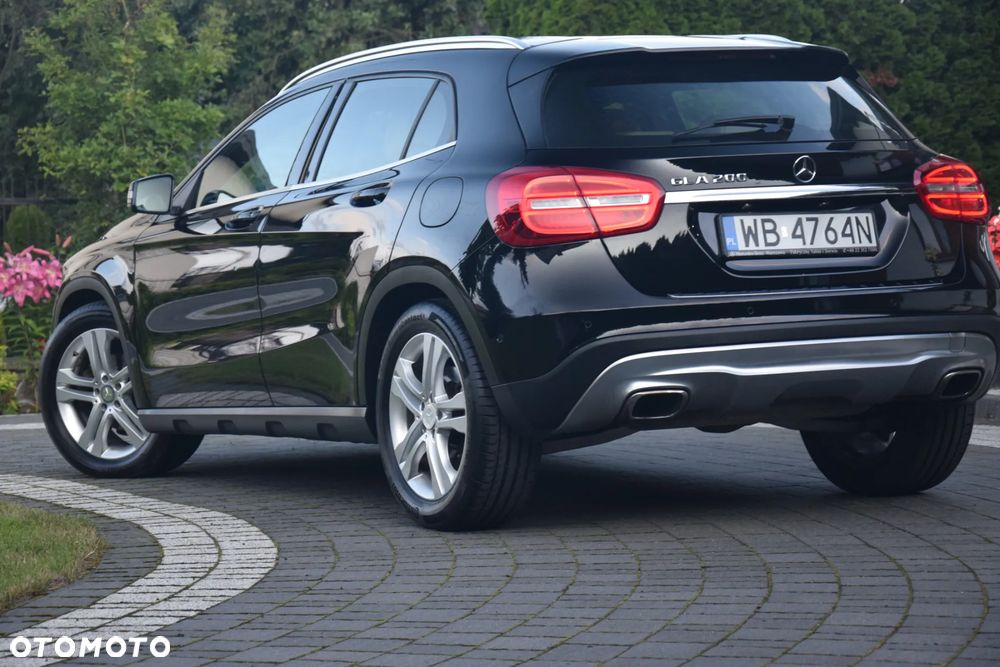 Mercedes-Benz GLA 200 7G-DCT Urban - 24